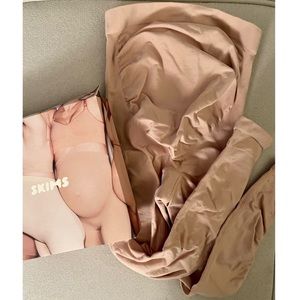 NEW Skims maternity solutionwear tight